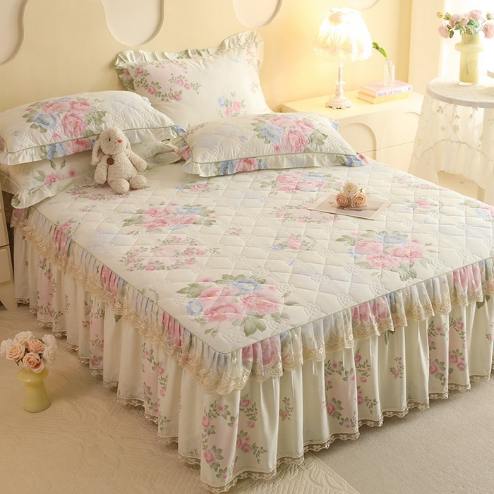 91家纺网 家纺一手货源 找家纺 美达家纺 2025新款全棉印花夹棉床裙 法尔曼玫瑰