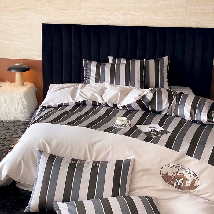 91家纺网 家纺一手货源 找家纺 （总）赫帛 2025新款赫本猫联名系列四件套-黑灰琴键