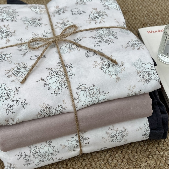 91家纺网 家纺一手货源 找家纺 荣轩 2024新款全棉印花双层纱四件套 皱皱纱花边款 云染初霜