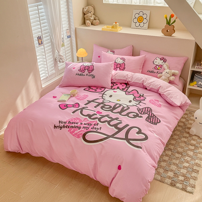 91家纺网 家纺一手货源 找家纺 2025新款三丽鸥系列数码印花纯棉全棉床裙三件套四件套-简约款 简约基础款-凯蒂宝贝