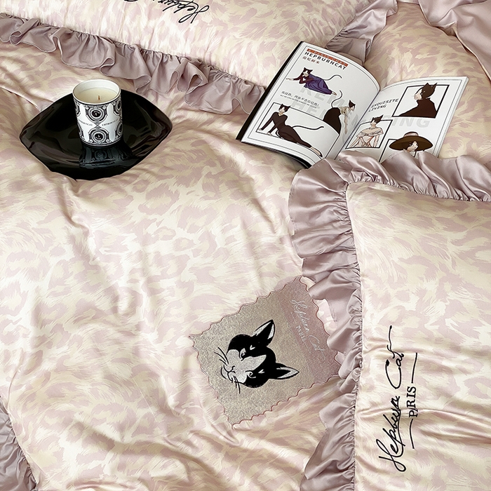 91家纺网 家纺一手货源 找家纺 （总）赫帛 2025新款赫本猫联名系列四件套-豹纹猫咪