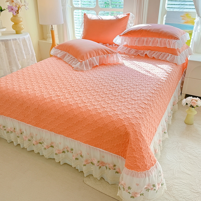 91家纺网 家纺一手货源 找家纺 大麦家纺 2025新款亲肤花边款床盖四件套  甜心小姐-落日橘