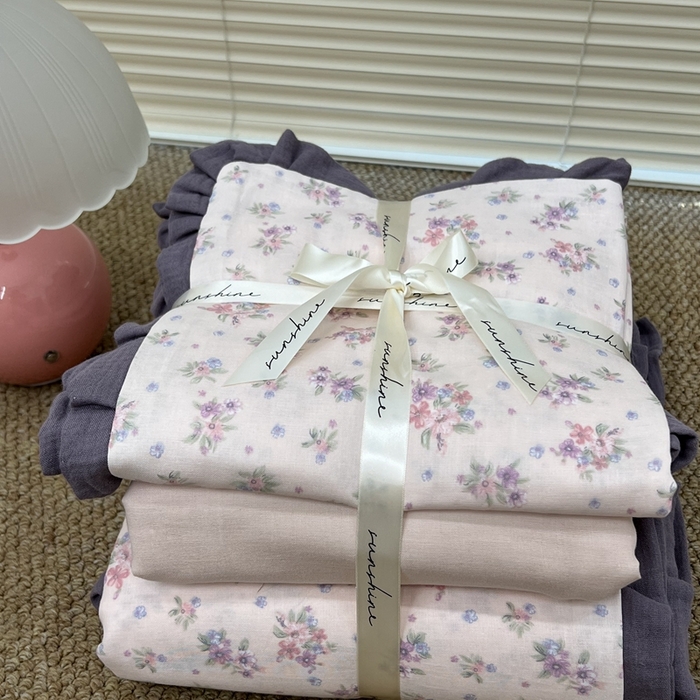 91家纺网 家纺一手货源 找家纺 荣轩 2024新款全棉印花双层纱四件套 皱皱纱花边款 一枝花芽-粉