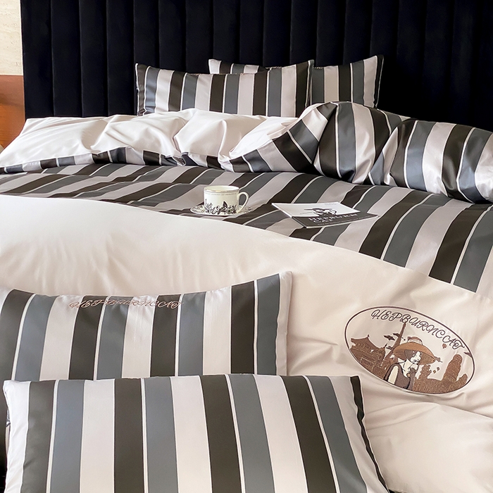 91家纺网 家纺一手货源 找家纺 （总）赫帛 2025新款赫本猫联名系列四件套-黑灰琴键