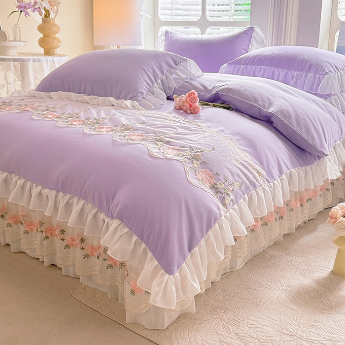 91家纺网 家纺一手货源 找家纺 大麦家纺 2025新款亲肤花边款床盖四件套  甜心小姐-香芋紫