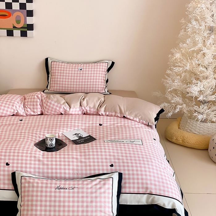 91家纺网 家纺一手货源 找家纺 （总）赫帛 2025新款赫本猫联名系列四件套-甜心格