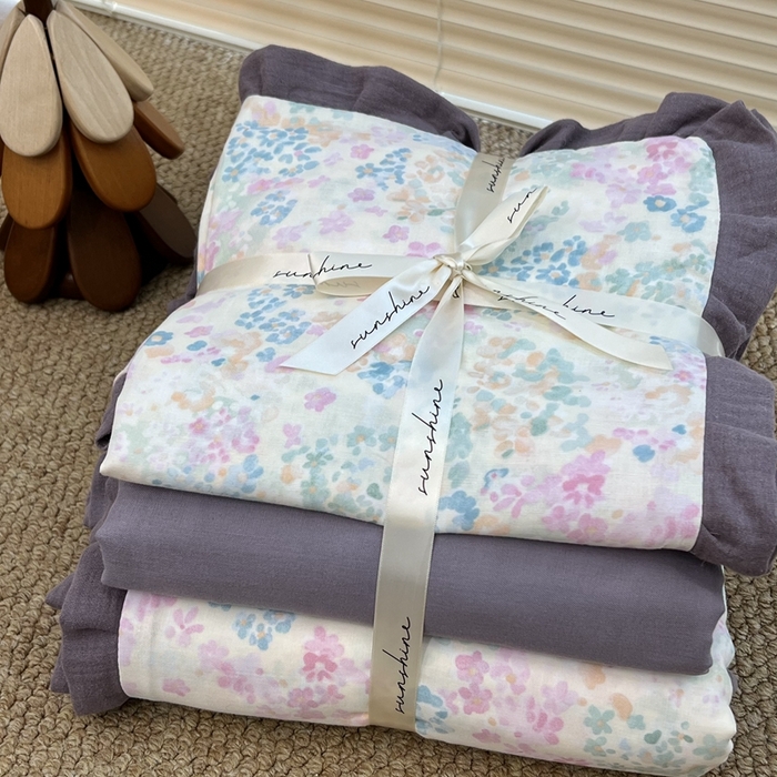 91家纺网 家纺一手货源 找家纺 荣轩 2024新款全棉印花双层纱四件套 皱皱纱花边款 羽落兰鸢