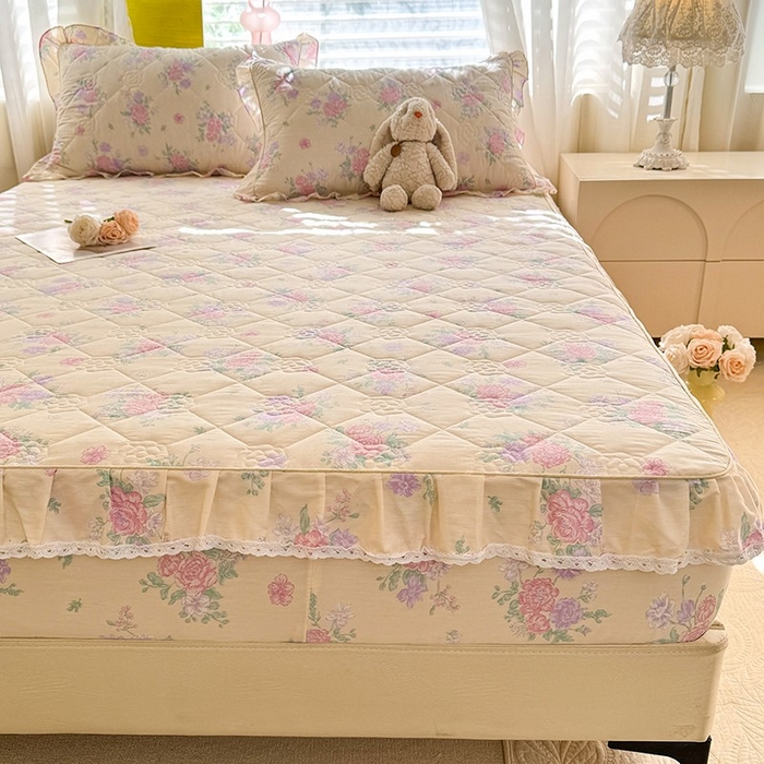 91家纺网 家纺一手货源 找家纺 美达家纺 2025新款全棉印花夹棉床笠 幽香私语黄