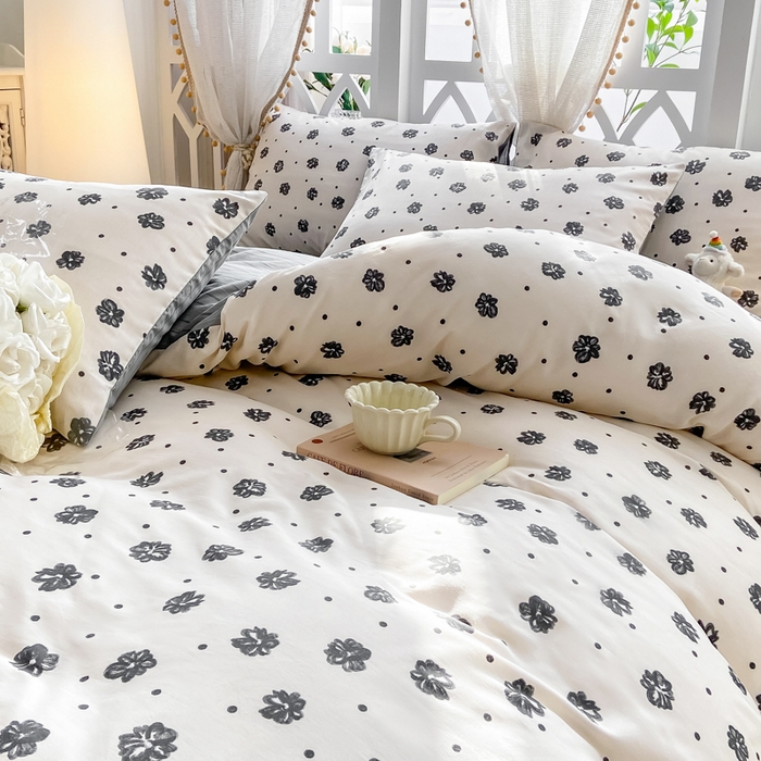 91家纺网 家纺一手货源 找家纺 帅露家纺 2025开春新品全棉喷气13070小清新印花纯棉全棉四件套 黑白恋曲