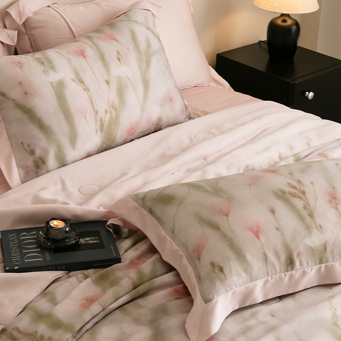 91家纺网 家纺一手货源 找家纺 立奥被业 2025年新款100%莱赛尔夏被莱赛尔夏被四件套天丝夏凉被 蝶恋花-粉