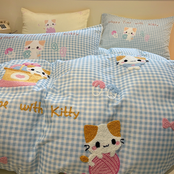 91家纺网 家纺一手货源 找家纺 蓝邻家纺 2025年新款全棉双层纱毛巾绣四件套系列 喵趣时光