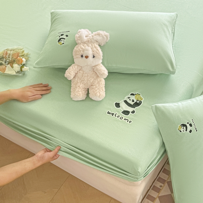 91家纺网 家纺一手货源 找家纺 博雅 2025新款全棉老粗布烫画床笠系列 绿色-香蕉熊猫