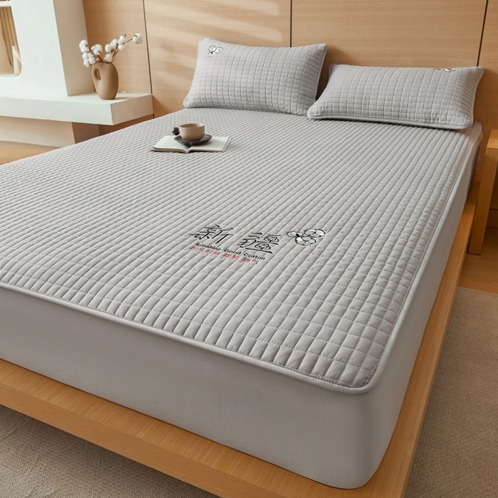 91家纺网 家纺一手货源 找家纺 锦眠床笠2025新款刺绣床笠新疆棉花填充-夹棉床笠 星辰灰