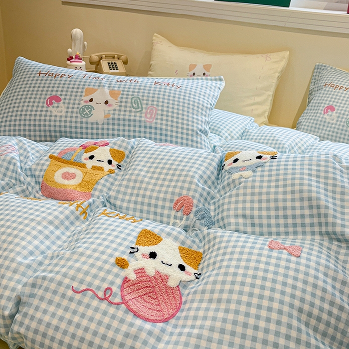 91家纺网 家纺一手货源 找家纺 蓝邻家纺 2025年新款全棉双层纱毛巾绣四件套系列 喵趣时光