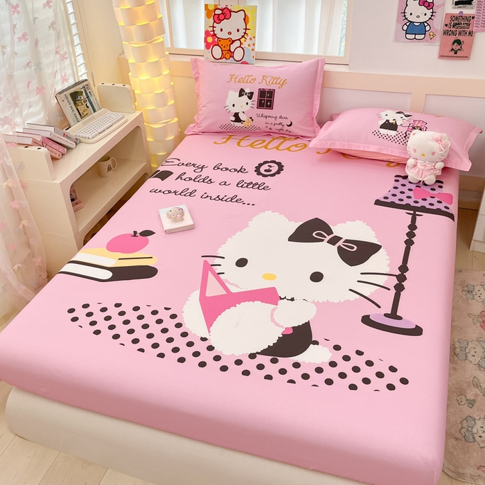 91家纺网 家纺一手货源 找家纺 博雅 2025新款三丽鸥全棉大版床笠-第二批 学习KT猫