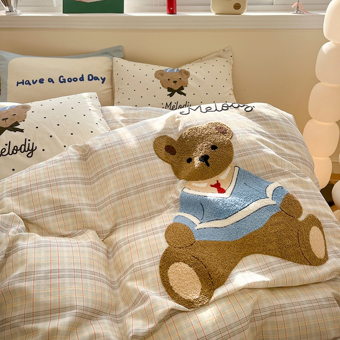 91家纺网 家纺一手货源 找家纺 蓝邻家纺 2025年新款全棉双层纱毛巾绣四件套系列 暖格熊居