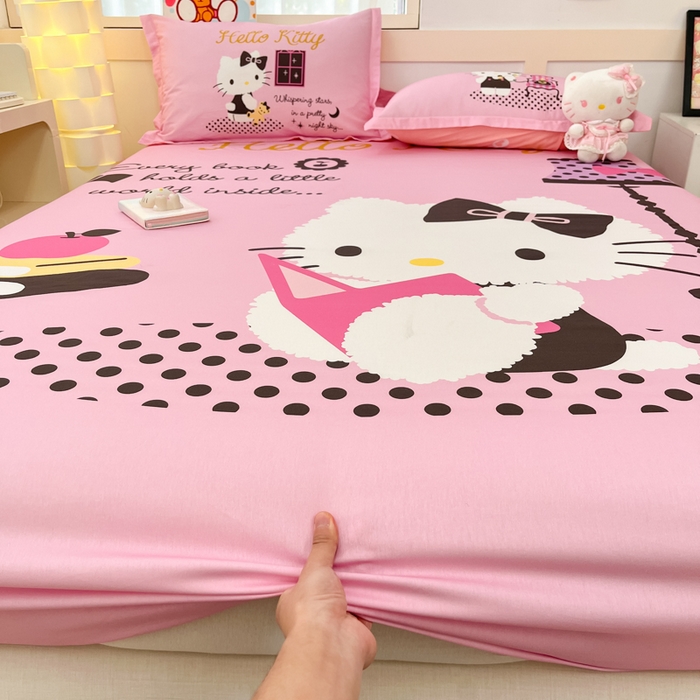 91家纺网 家纺一手货源 找家纺 博雅 2025新款三丽鸥全棉大版床笠-第二批 学习KT猫