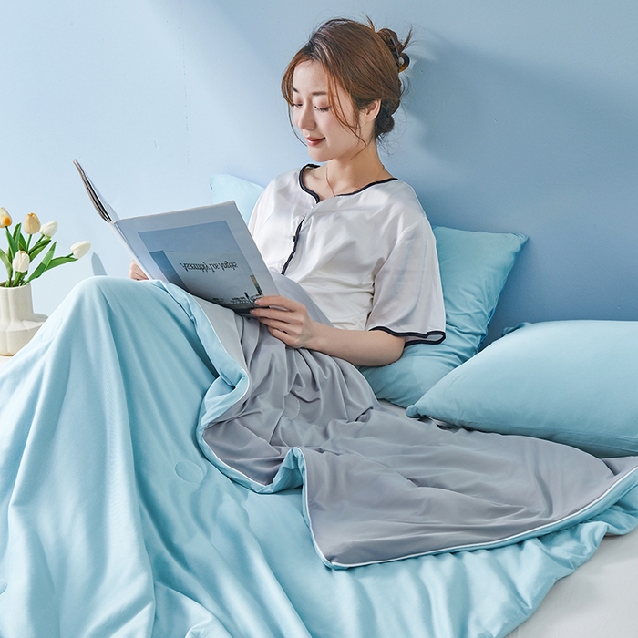 91家纺网 家纺一手货源 找家纺 梦恬佳 2025新款高克重A类双拼凉感丝针织棉夏凉被 冰川蓝