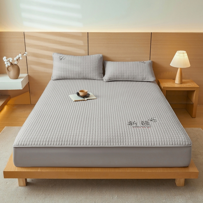 91家纺网 家纺一手货源 找家纺 锦眠床笠2025新款刺绣床笠新疆棉花填充-夹棉床笠 星辰灰