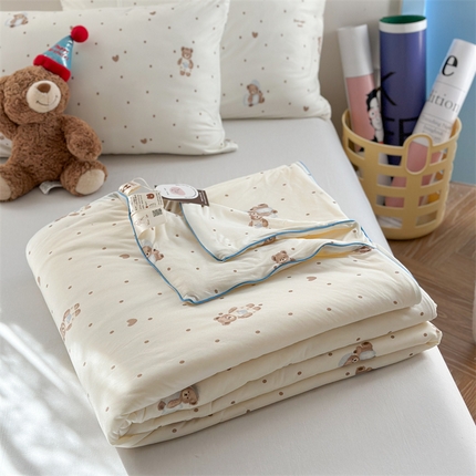 91家纺网 家纺一手货源 找家纺 暖生活2025新款牛奶针织小清新卡通大豆夏被 被子被芯 晚安熊