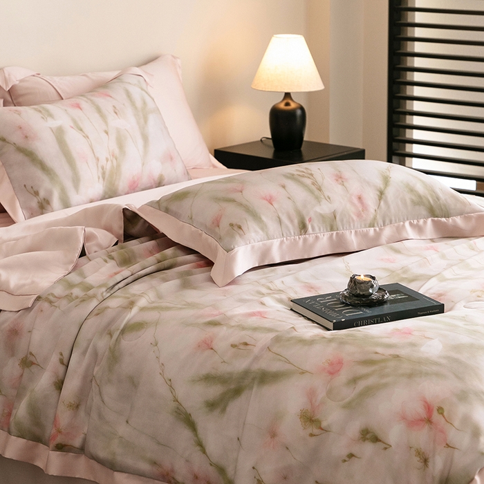 91家纺网 家纺一手货源 找家纺 立奥被业 2025年新款100%莱赛尔夏被莱赛尔夏被四件套天丝夏凉被 蝶恋花-粉