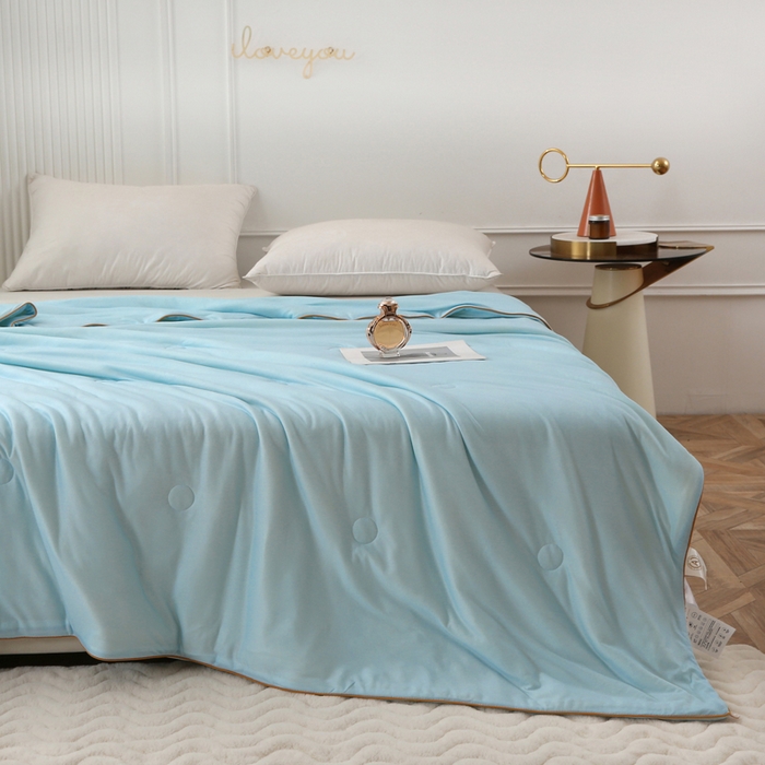 91家纺网 家纺一手货源 找家纺 薇玛仕 2025新款A类牛奶丝针织棉印花大豆夏凉被空调被儿童被 天空蓝