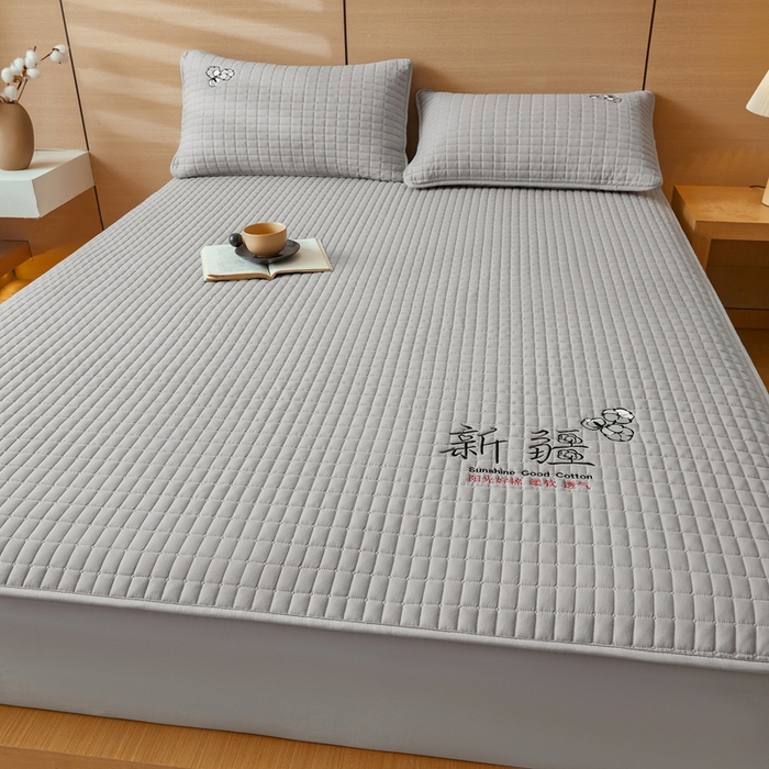 91家纺网 家纺一手货源 找家纺 锦眠床笠2025新款刺绣床笠新疆棉花填充-夹棉床笠 星辰灰