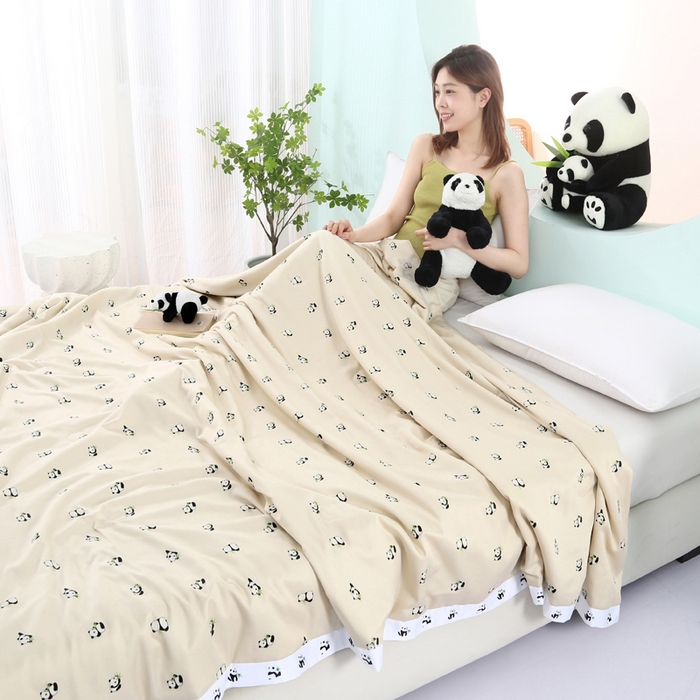 91家纺网 家纺一手货源 找家纺 薇玛仕 2025小熊猫系列-60支精梳长绒棉双拼角宽边双A类母婴级儿童蚕丝夏凉被空调被 小熊猫-金