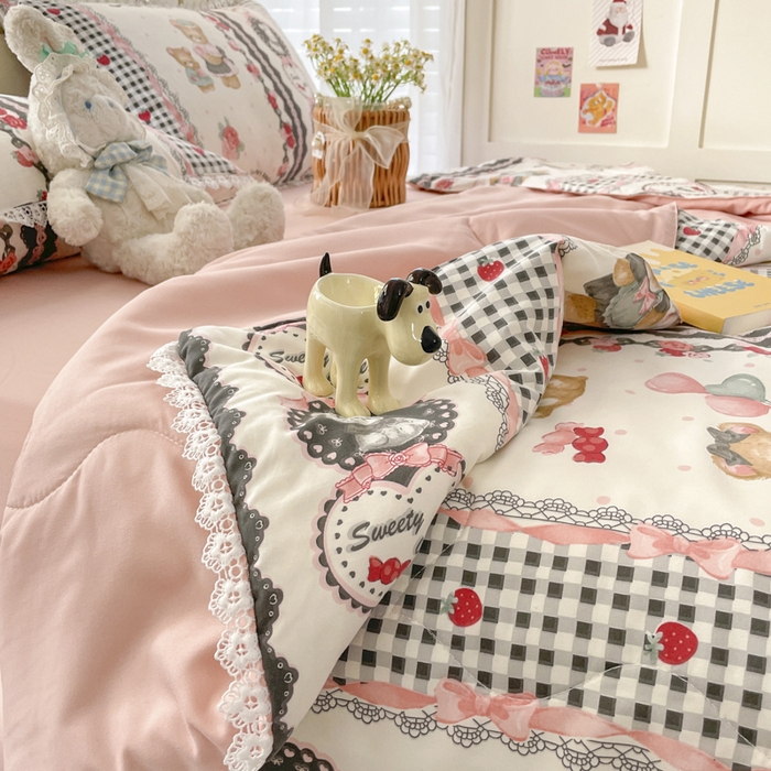 91家纺网 家纺一手货源 找家纺 老帅的工厂店 2025新款A类印花洛丽塔夏被（提供买家秀） 黑粉萝莉熊