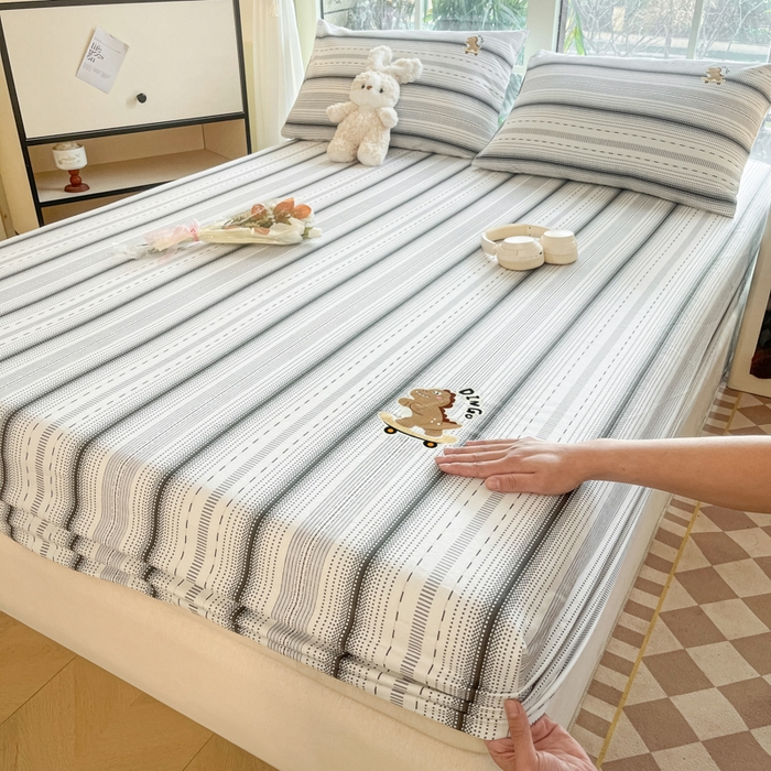 91家纺网 家纺一手货源 找家纺 博雅 2025新款全棉老粗布烫画床笠系列 条纹-滑板龙