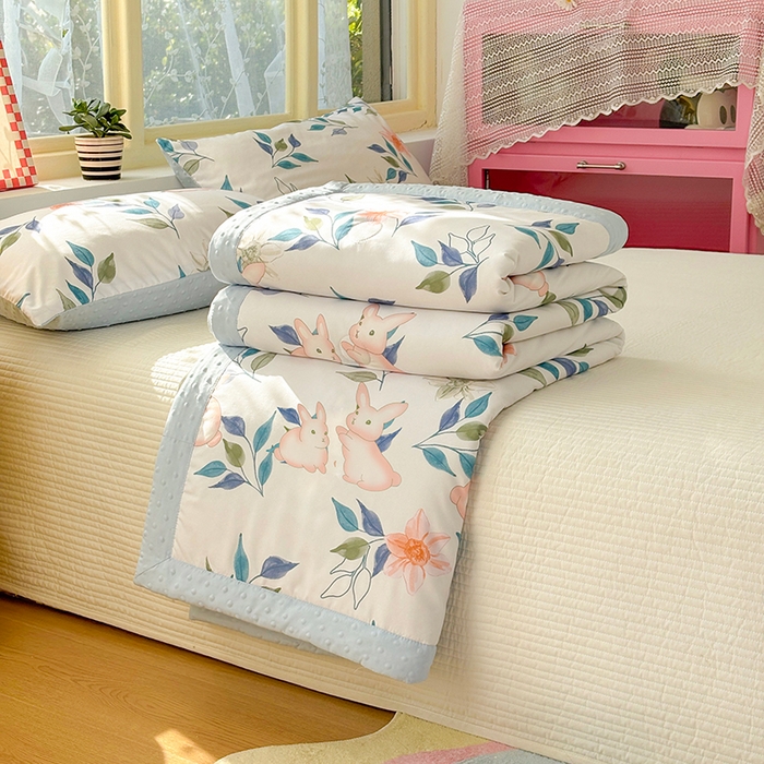 91家纺网 家纺一手货源 找家纺 恒畅 2025新款A类水洗棉印花豆豆被抗菌夏被夏凉被空调被 一见倾心