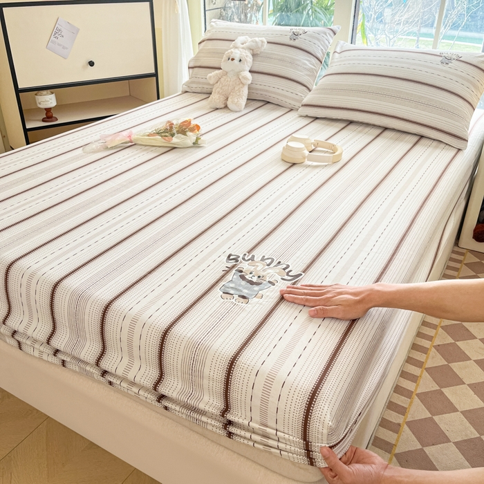 91家纺网 家纺一手货源 找家纺 博雅 2025新款全棉老粗布烫画床笠系列 条纹-Bunny兔