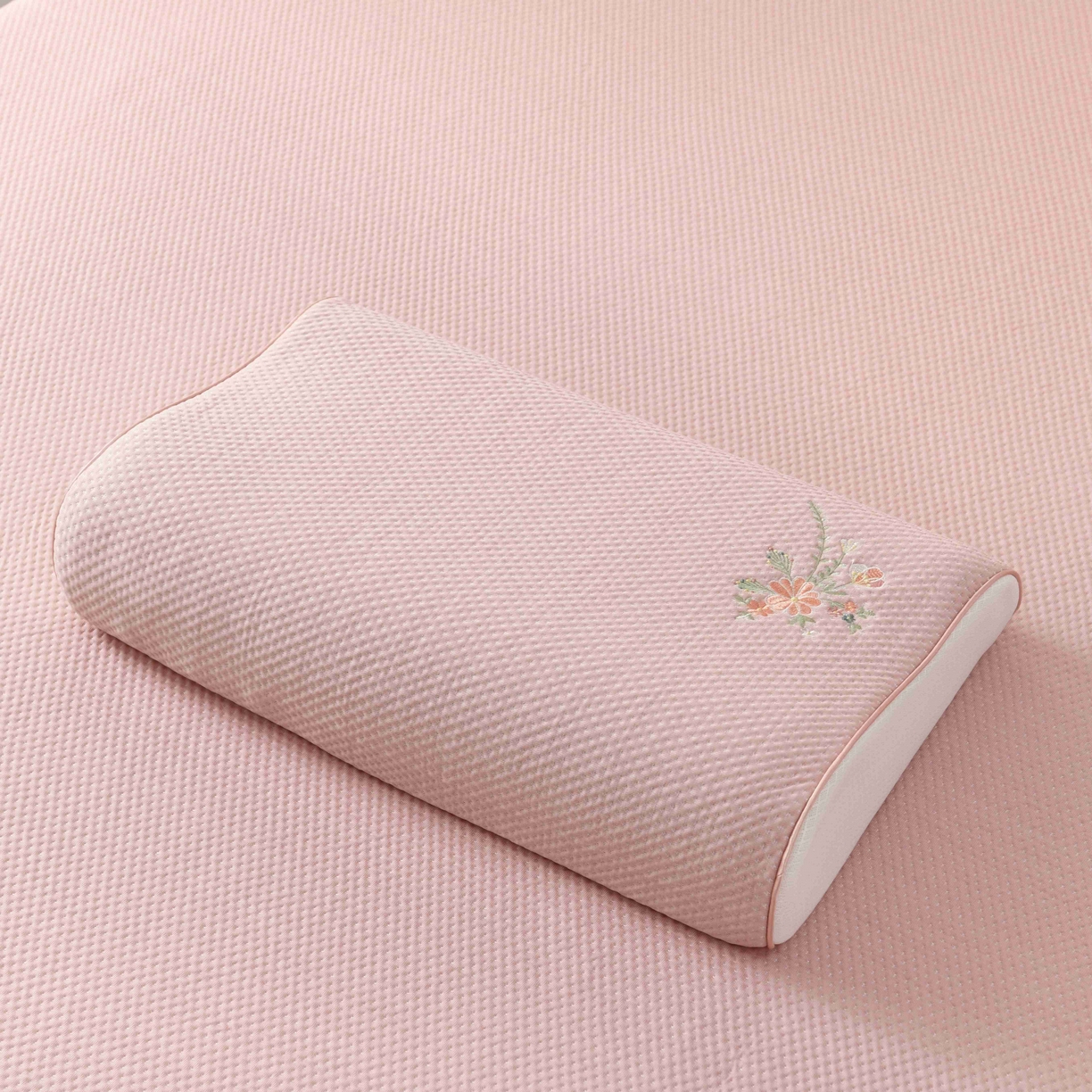 91家纺网 家纺一手货源 找家纺 小猫派 2025新款夏季儿童乳胶枕套凉感豆豆乳胶枕套 单枕套–粉色桔梗花