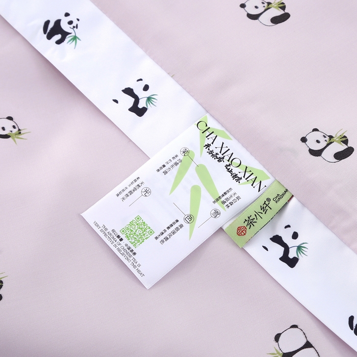 91家纺网 家纺一手货源 找家纺 薇玛仕 2025小熊猫系列-60支精梳长绒棉双拼角宽边双A类母婴级儿童蚕丝夏凉被空调被 小熊猫-粉