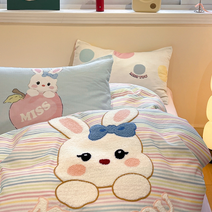 91家纺网 家纺一手货源 找家纺 （总）蓝邻家纺 2025年新款全棉双层纱毛巾绣四件套系列