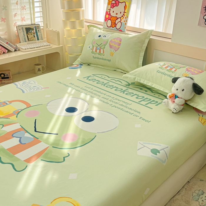 91家纺网 家纺一手货源 找家纺 博雅 2025新款三丽鸥全棉大版床笠-第二批 开心大眼蛙