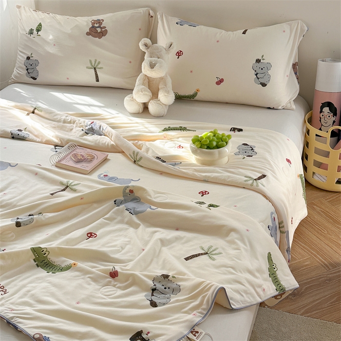 91家纺网 家纺一手货源 找家纺 暖生活2025新款牛奶针织小清新卡通大豆夏被 被子被芯 森林宝贝