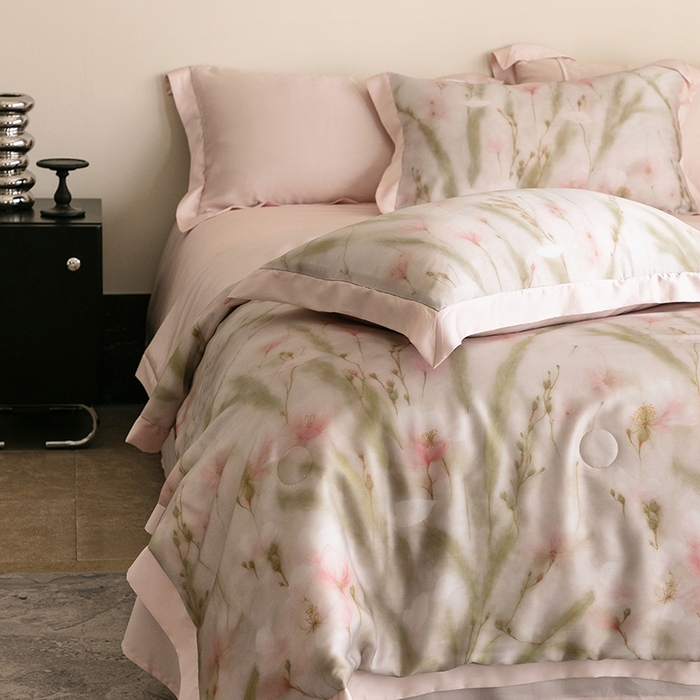 91家纺网 家纺一手货源 找家纺 立奥被业 2025年新款100%莱赛尔夏被莱赛尔夏被四件套天丝夏凉被 蝶恋花-粉