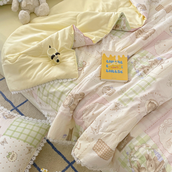 91家纺网 家纺一手货源 找家纺 老帅的工厂店 2025新款A类印花洛丽塔夏被（提供买家秀） 花篮兔