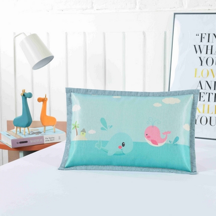 91家纺网 家纺一手货源 找家纺 小猫派 2025新款夏季儿童冰丝枕套学生乳胶卡通枕头巾幼儿园宝宝凉爽枕芯套 蓝色印花鲸鱼