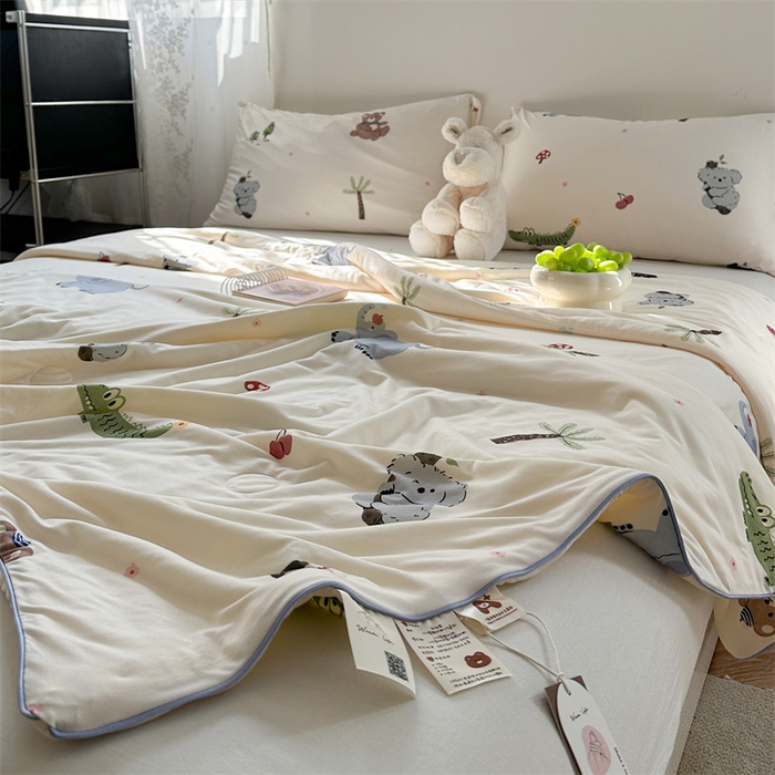 91家纺网 家纺一手货源 找家纺 暖生活2025新款牛奶针织小清新卡通大豆夏被 被子被芯 森林宝贝