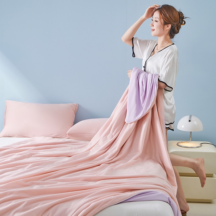 91家纺网 家纺一手货源 找家纺 梦恬佳 2025新款高克重A类双拼凉感丝针织棉夏凉被 多肉樱桃