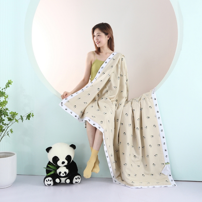 91家纺网 家纺一手货源 找家纺 薇玛仕 2025小熊猫系列-60支精梳长绒棉双拼角宽边双A类母婴级儿童蚕丝夏凉被空调被 小熊猫-金