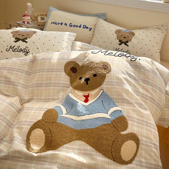 91家纺网 家纺一手货源 找家纺 蓝邻家纺 2025年新款全棉双层纱毛巾绣四件套系列 暖格熊居