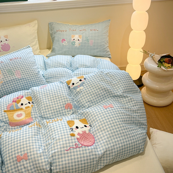 91家纺网 家纺一手货源 找家纺 蓝邻家纺 2025年新款全棉双层纱毛巾绣四件套系列 喵趣时光