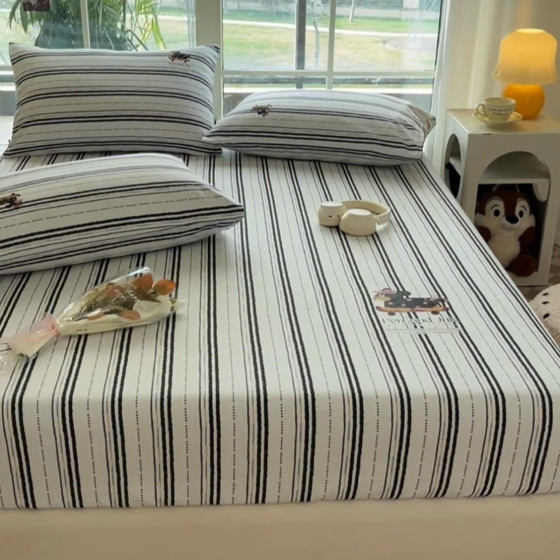 91家纺网 家纺一手货源 找家纺 博雅 2025新款全棉老粗布烫画床笠系列 条纹-波点狗