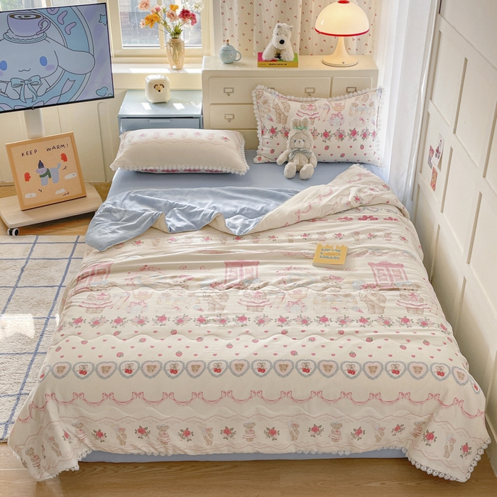 91家纺网 家纺一手货源 找家纺 老帅的工厂店 2025新款A类印花洛丽塔夏被（提供买家秀） 小熊甜品屋