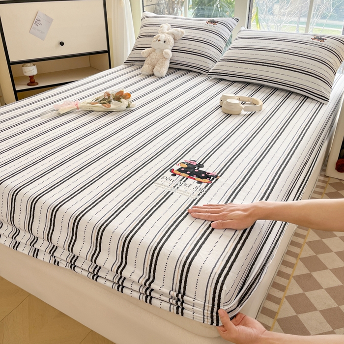 91家纺网 家纺一手货源 找家纺 博雅 2025新款全棉老粗布烫画床笠系列 条纹-波点狗