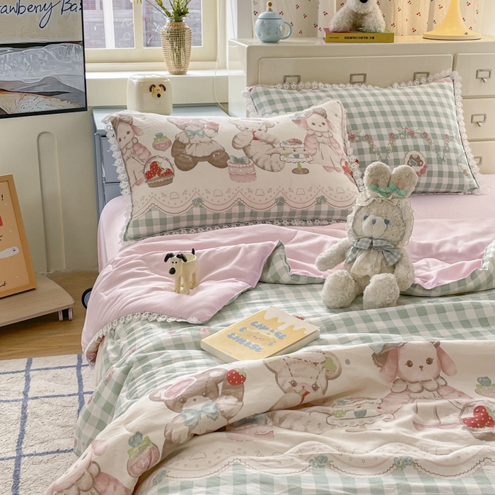 91家纺网 家纺一手货源 找家纺 老帅的工厂店 2025新款A类印花洛丽塔夏被（提供买家秀） 梦境花园熊