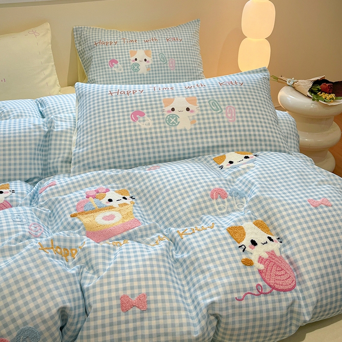 91家纺网 家纺一手货源 找家纺 蓝邻家纺 2025年新款全棉双层纱毛巾绣四件套系列 喵趣时光